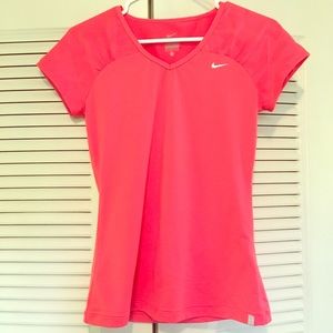 ⬇️$20⬇️ Nike Dri-fit V-neck workout tee