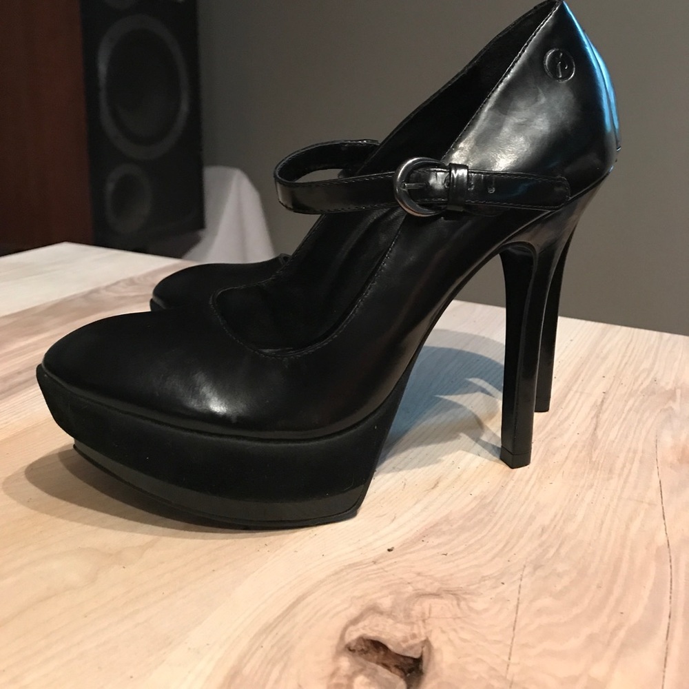 BRONX Size UK 38 (US7.5) Patent Leather Pumps