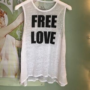 Chaser tee Free Love vintage wash top