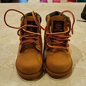 Infant sz 4 original wheat Timberland boots
