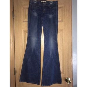Bell Bottom J Brand Jeans. NWT. Size 28.