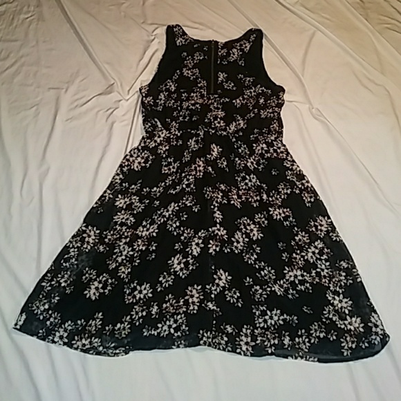 Floral Print Dress - Picture 6 of 7