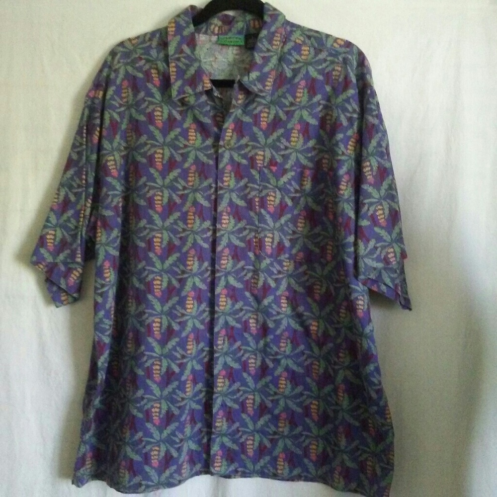 Patagonia multicolored short sleeve shirt size lar