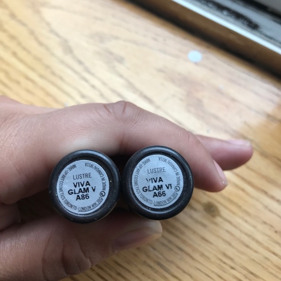 MAC lipsticks Viva Glam V and VI - Picture 4 of 4