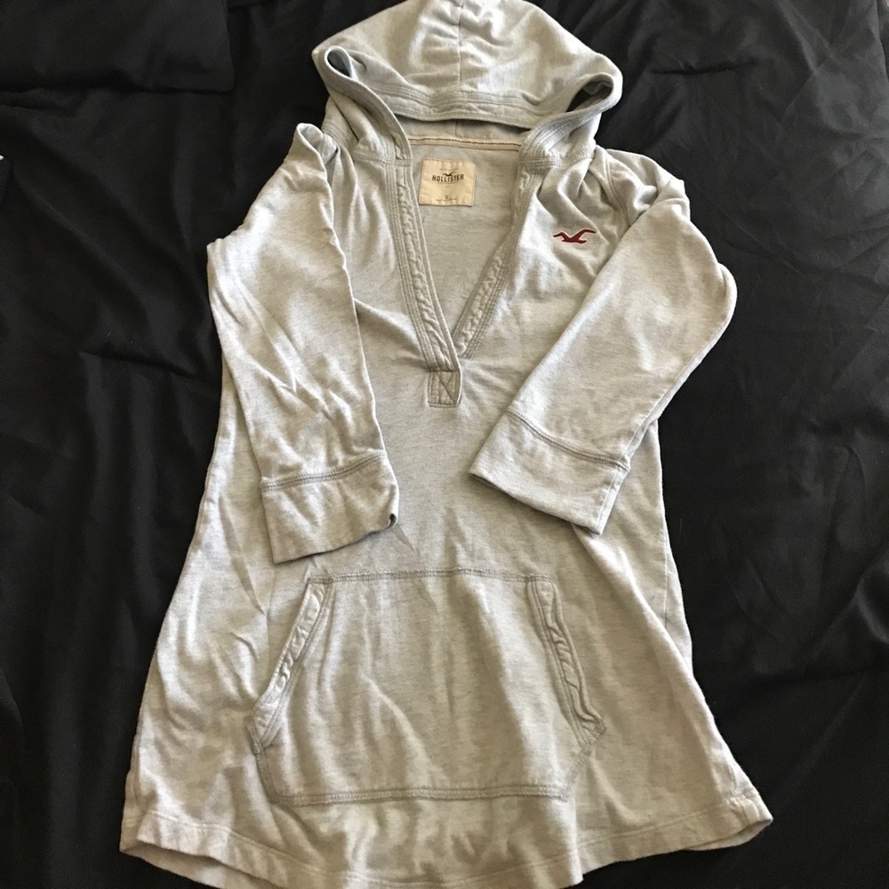 Hollister 3/4 Sleeve V-neck Hoodie w/ Front Pocket