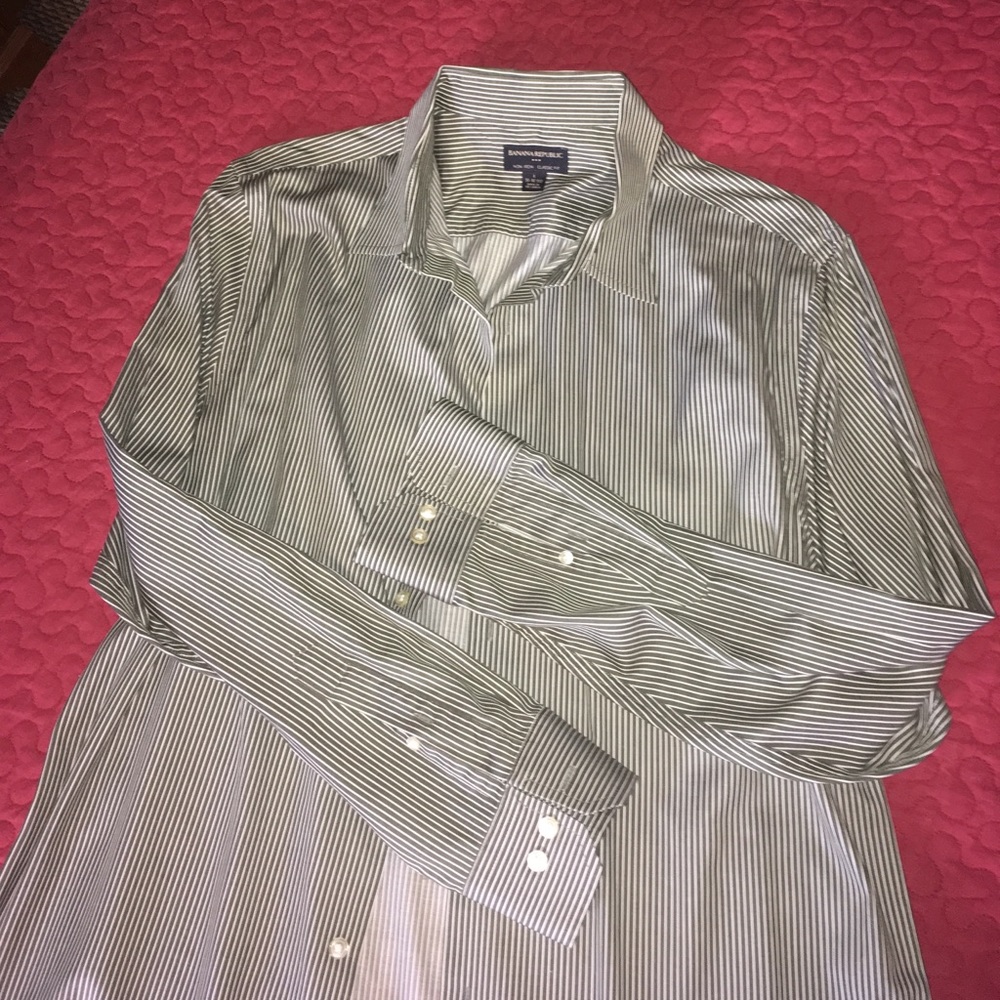 Banana Republic button down dress shirt
