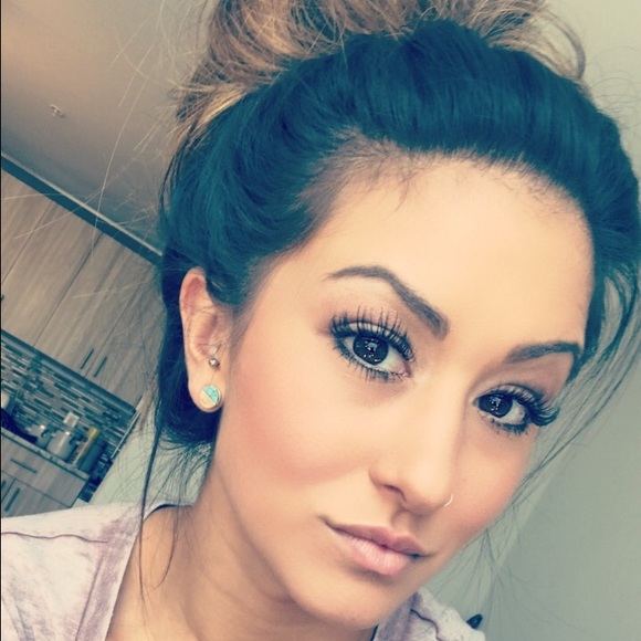 Meet your Posher, Saurah - Picture 1 of 1