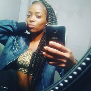 Meet your Posher, Mo'nay