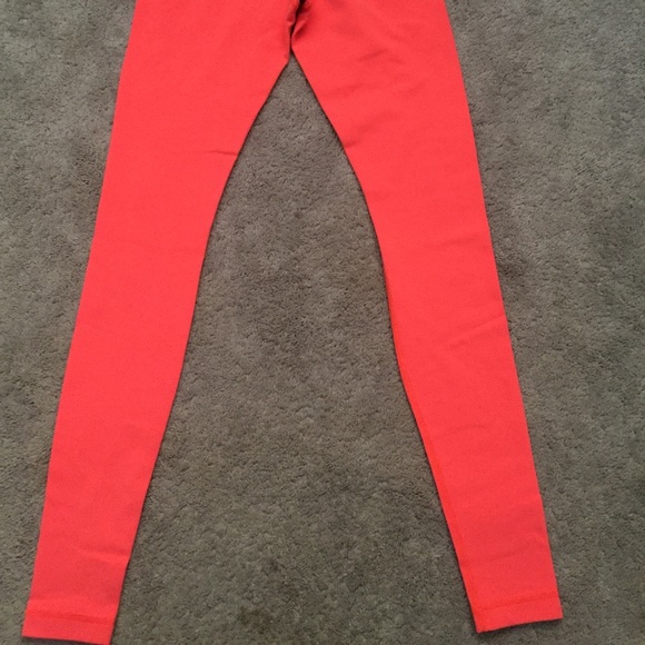 Lululemon Wunder Under *light flare 4 - Picture 3 of 4