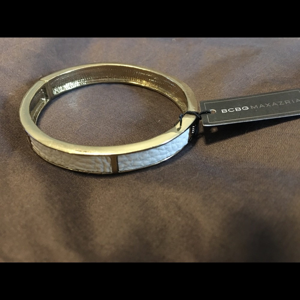 BCBG GOLD BANGLE BRACELET