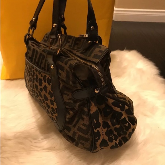 ❌SOLD ❌Fendi Zucca Bag worn once! - Picture 3 of 7