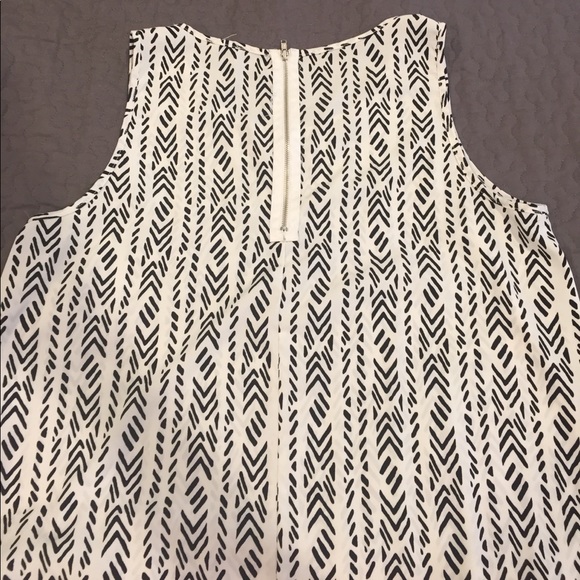 Cute printed tank! - Picture 3 of 3