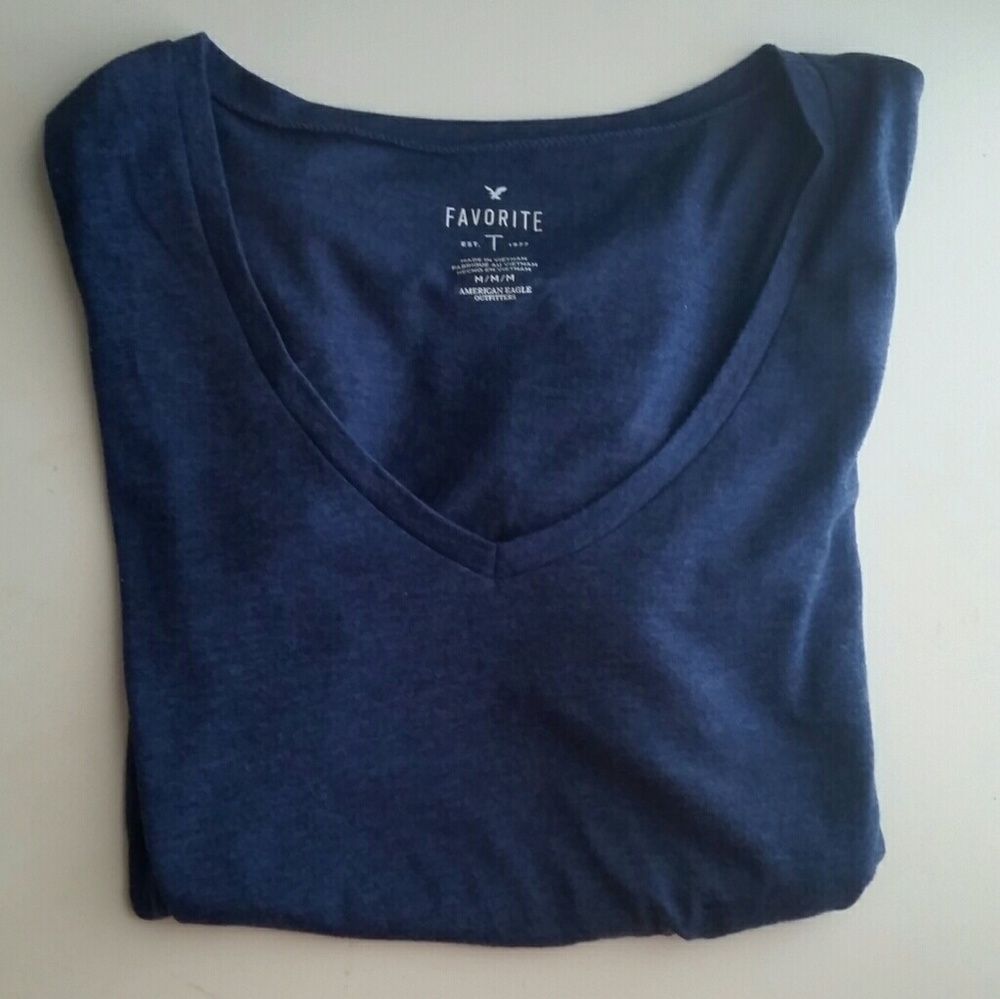 American Eagle V-neck
