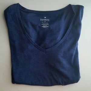 American Eagle V-neck