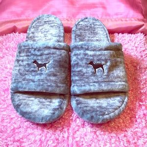 PINK Victoria’s Secret Slippers 🎀