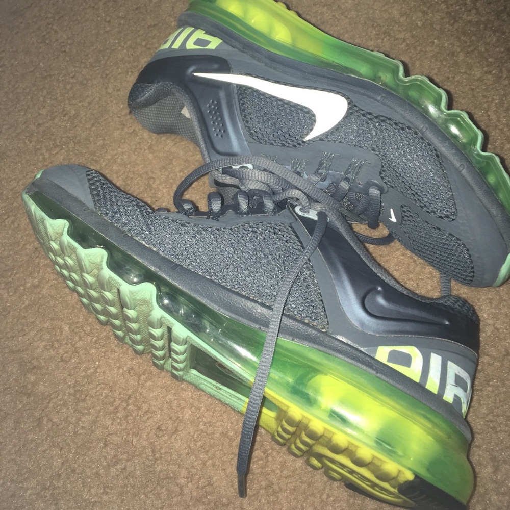 Excellent condition🎈 Nike air max size 6