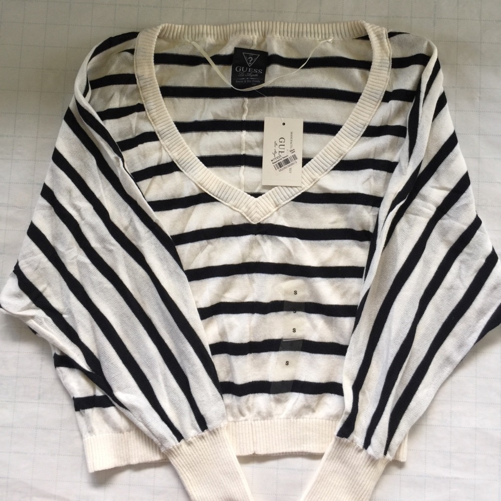 GUESS TOP