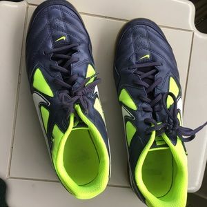 Men's Nike Indoor Soccer Shoes-11 1/2