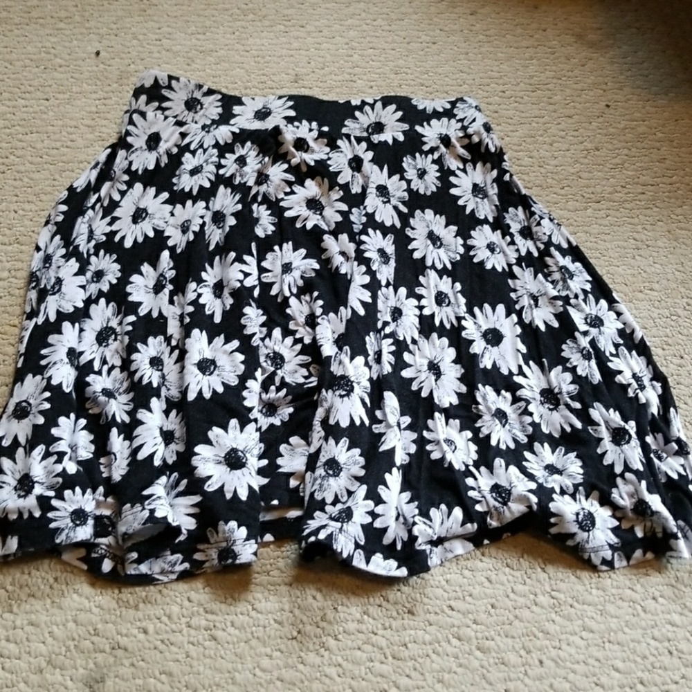 M Black and White floral skater skirt.