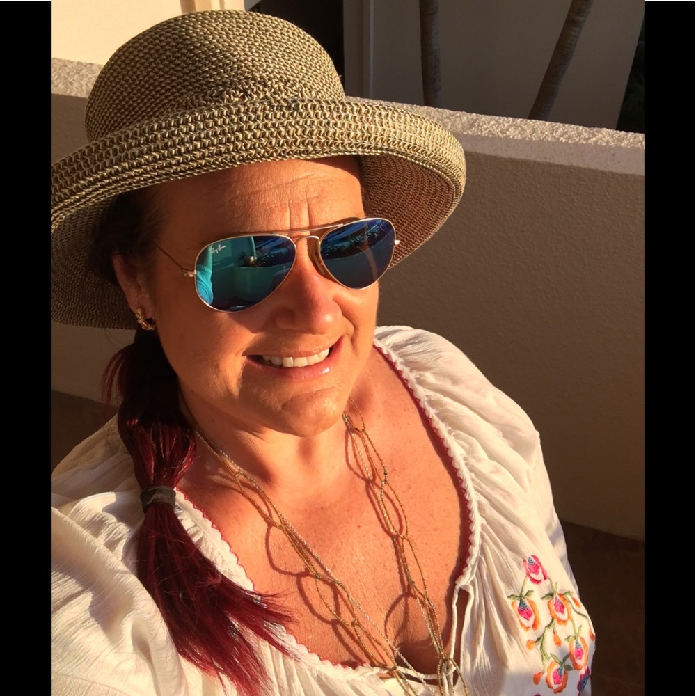 Meet your Posher, Christine