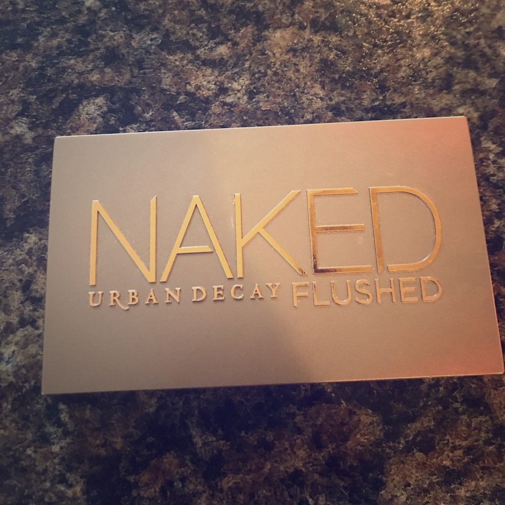 NAKED urban decay flushed pallet