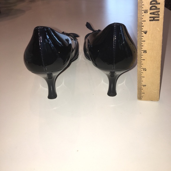 Stuart Weitzman navy size 8.5 heels - Picture 5 of 6