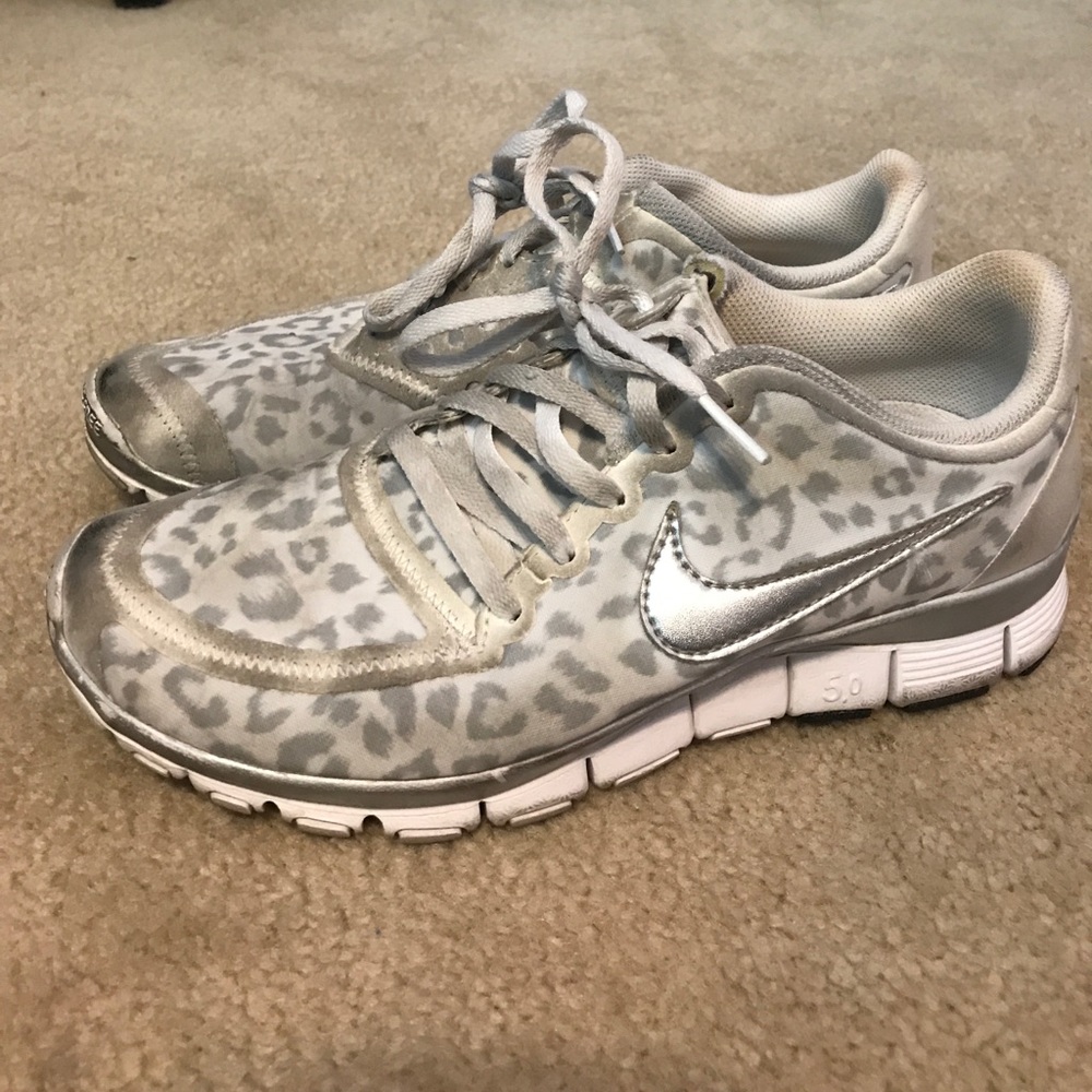 RARE white/gray leopard nike free 5.0