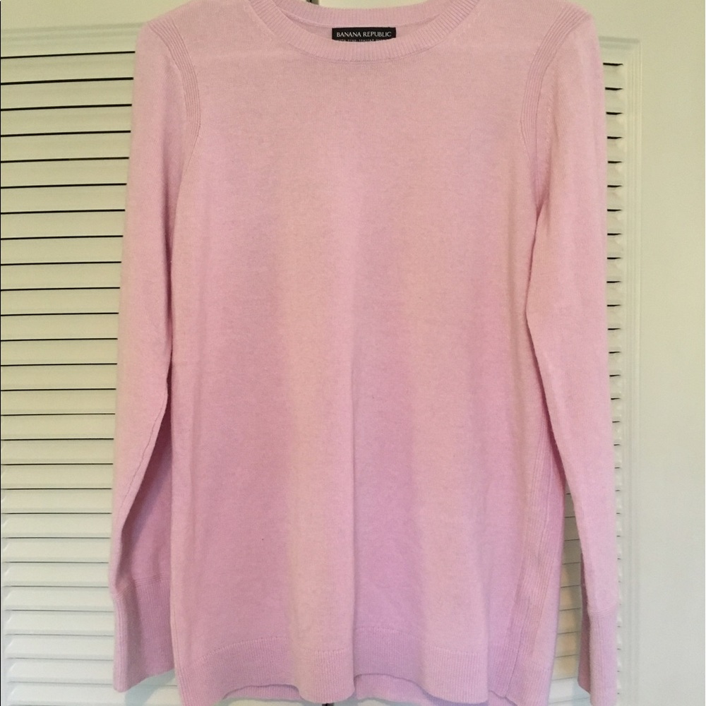 Banana Republic long sleeve sweater.