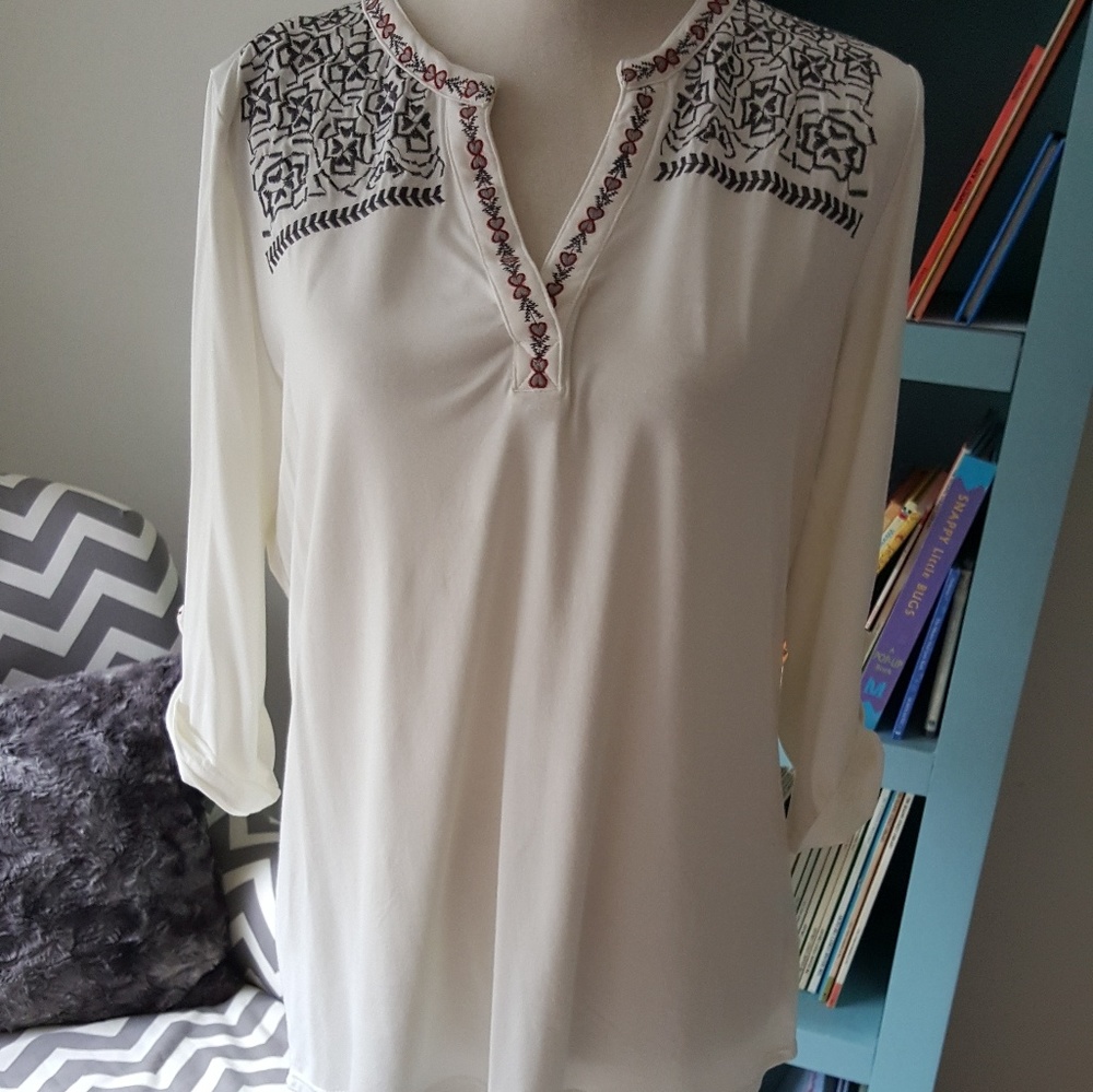 Nostalgia Ivory Embroidered Open Collar Blouse L