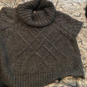 Gray cowl neck short sleeve sweater
