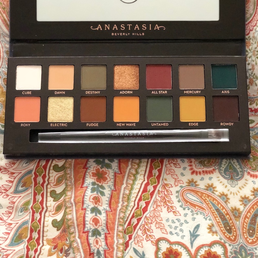 Anastasia Beverly Hill Eyeshadow Palette