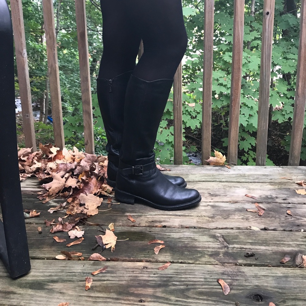 Blondo Size 8 Leather, water proof boots