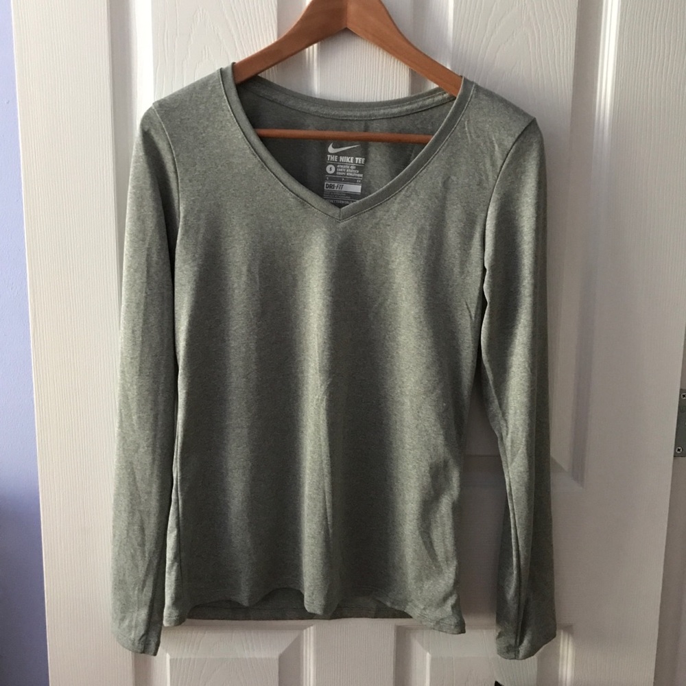 NWT Nike long-sleeve