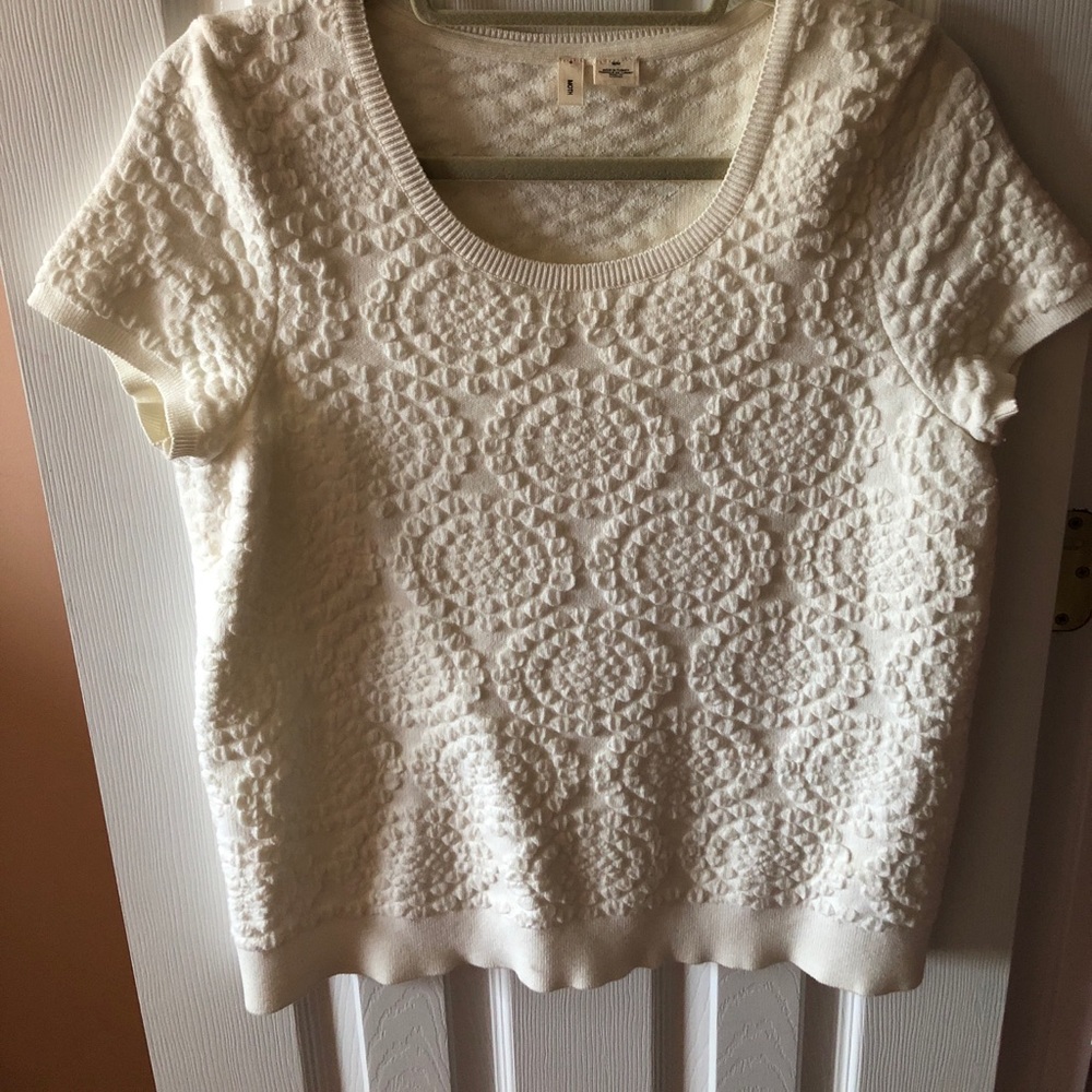 Short sleeve sweater Anthropologie size M
