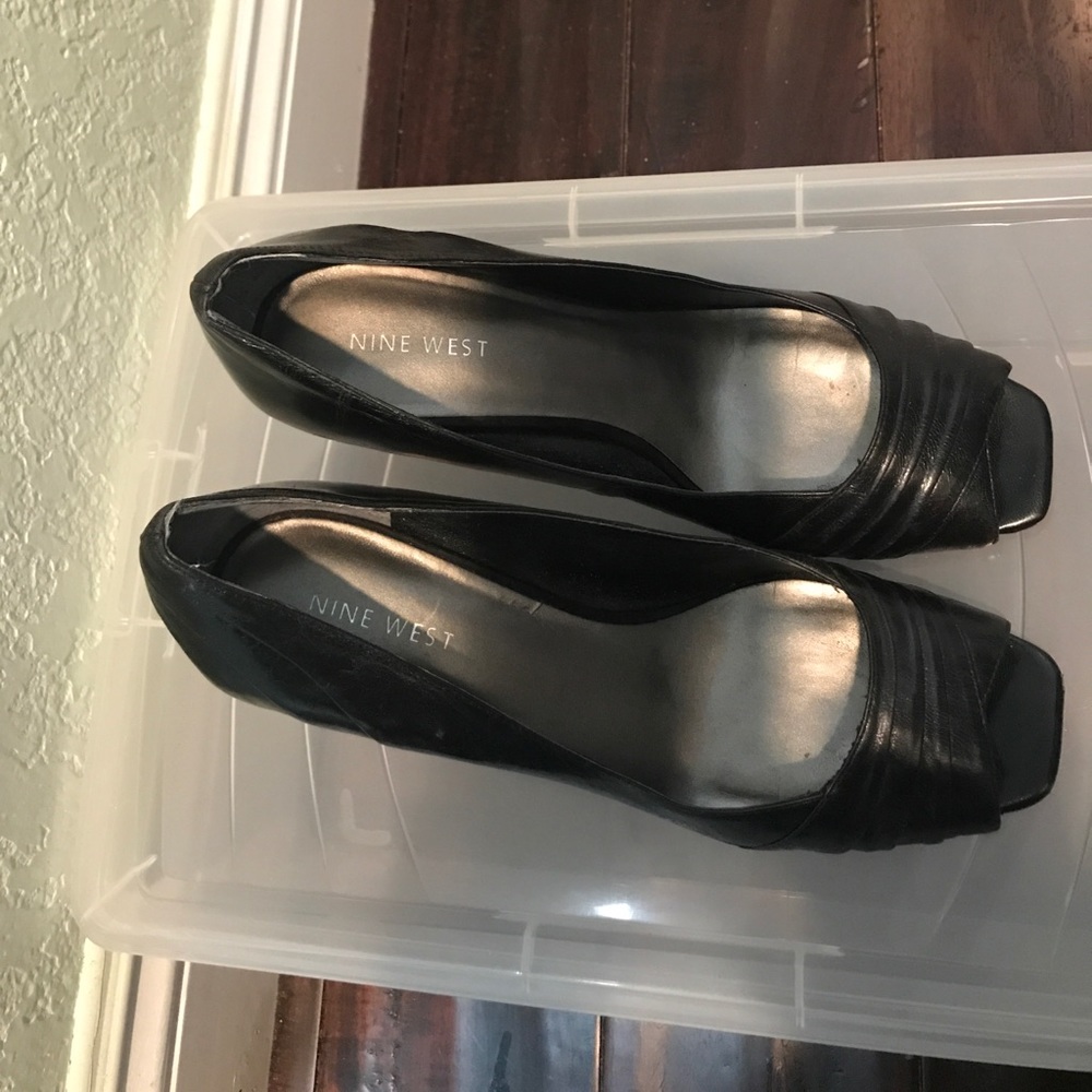 Shoes - Picture 2 of 3