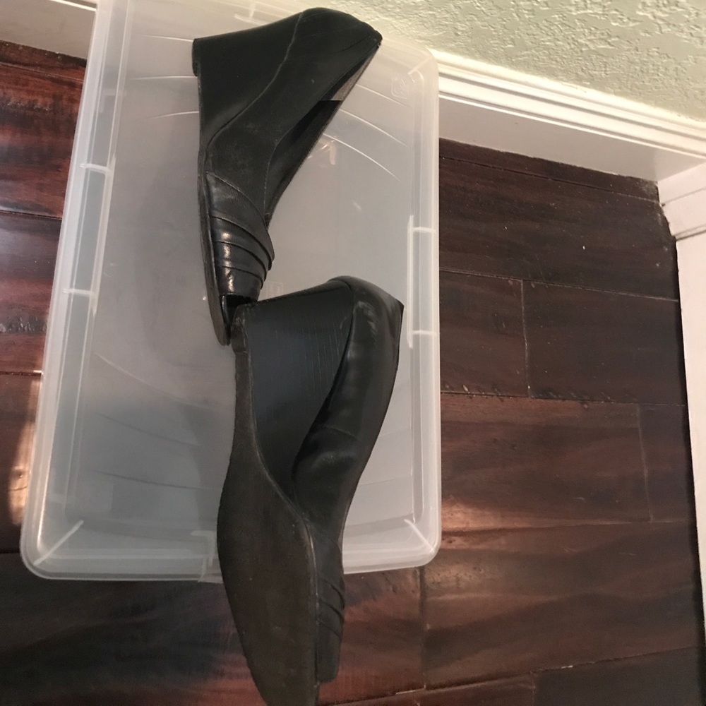 Shoes - Picture 3 of 3
