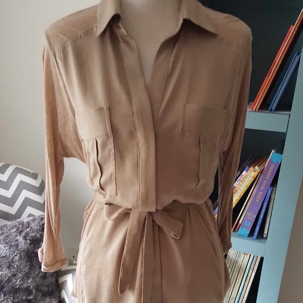 BCBGMAXAZRIA Tie Belt Button Blouse Beige M