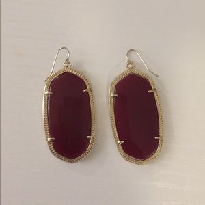 KENDRA SCOTT DANIELLE EARRINGS IN OXBLOOD