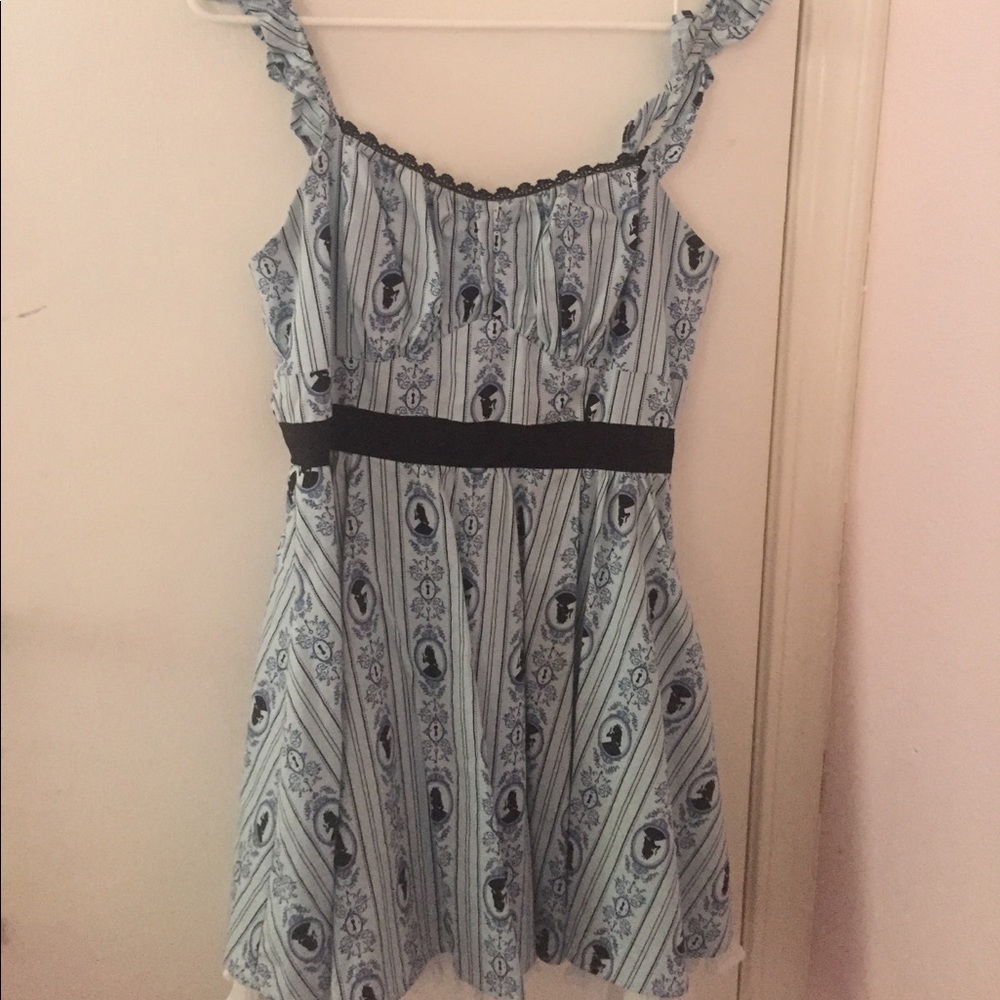 Hot topic Alice in wonderland dress