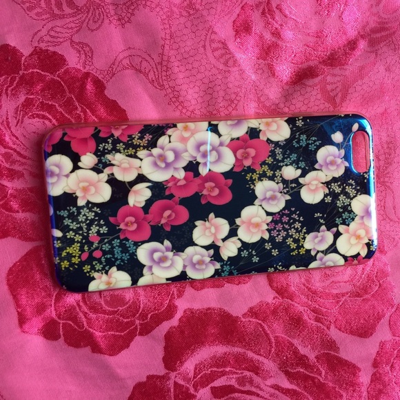 Accessories - Flower iPhone 6 Plus case
