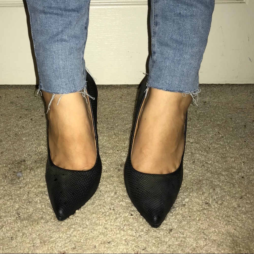 Black Platform Pumps😍