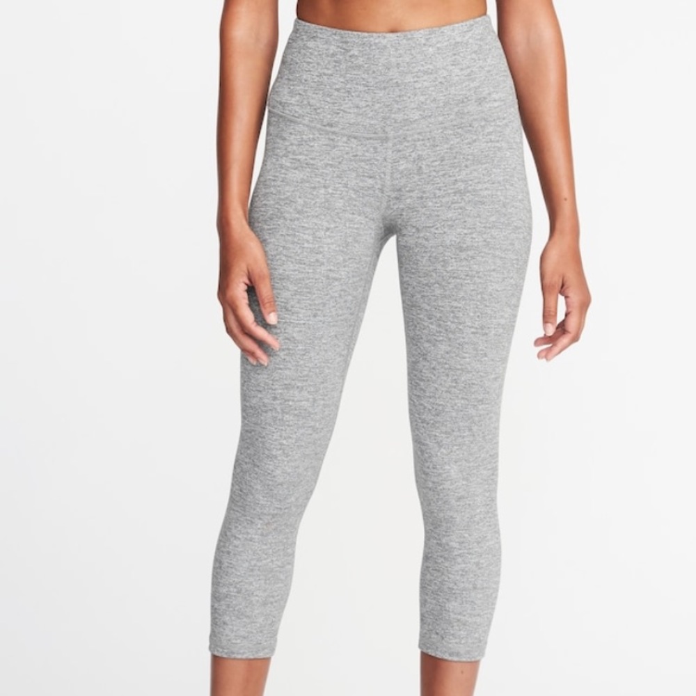 Old Navy High Waisted Compression Crop Leggings