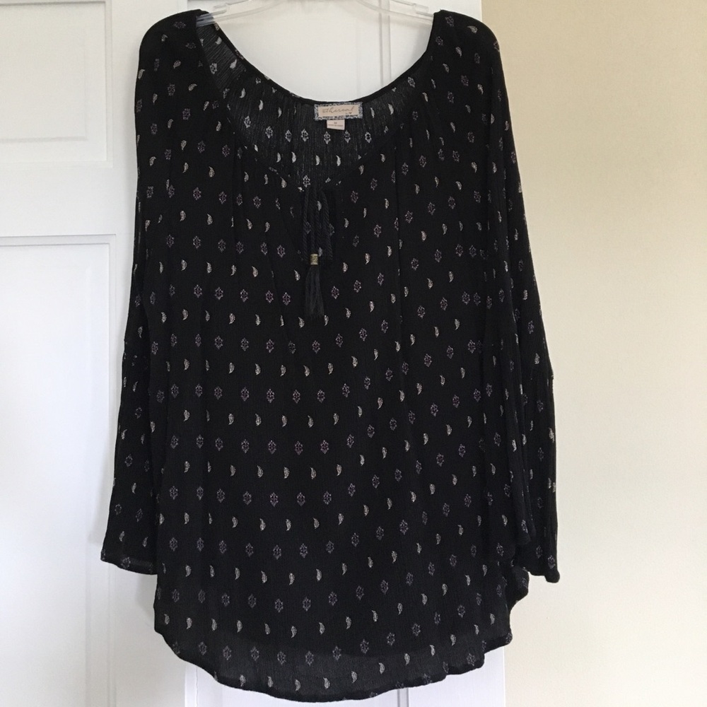 NWOT boho, bell sleeve tunic top size medium