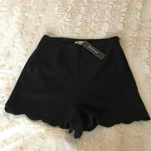 Monteau Black Scalloped Shorts | Small