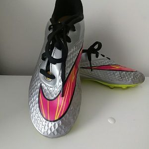 Soccer cleats