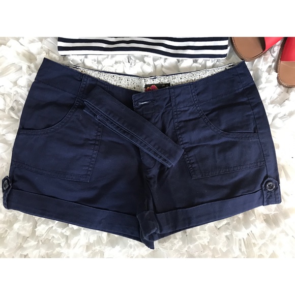 Forever 21 Khaki Shorts - Picture 2 of 5