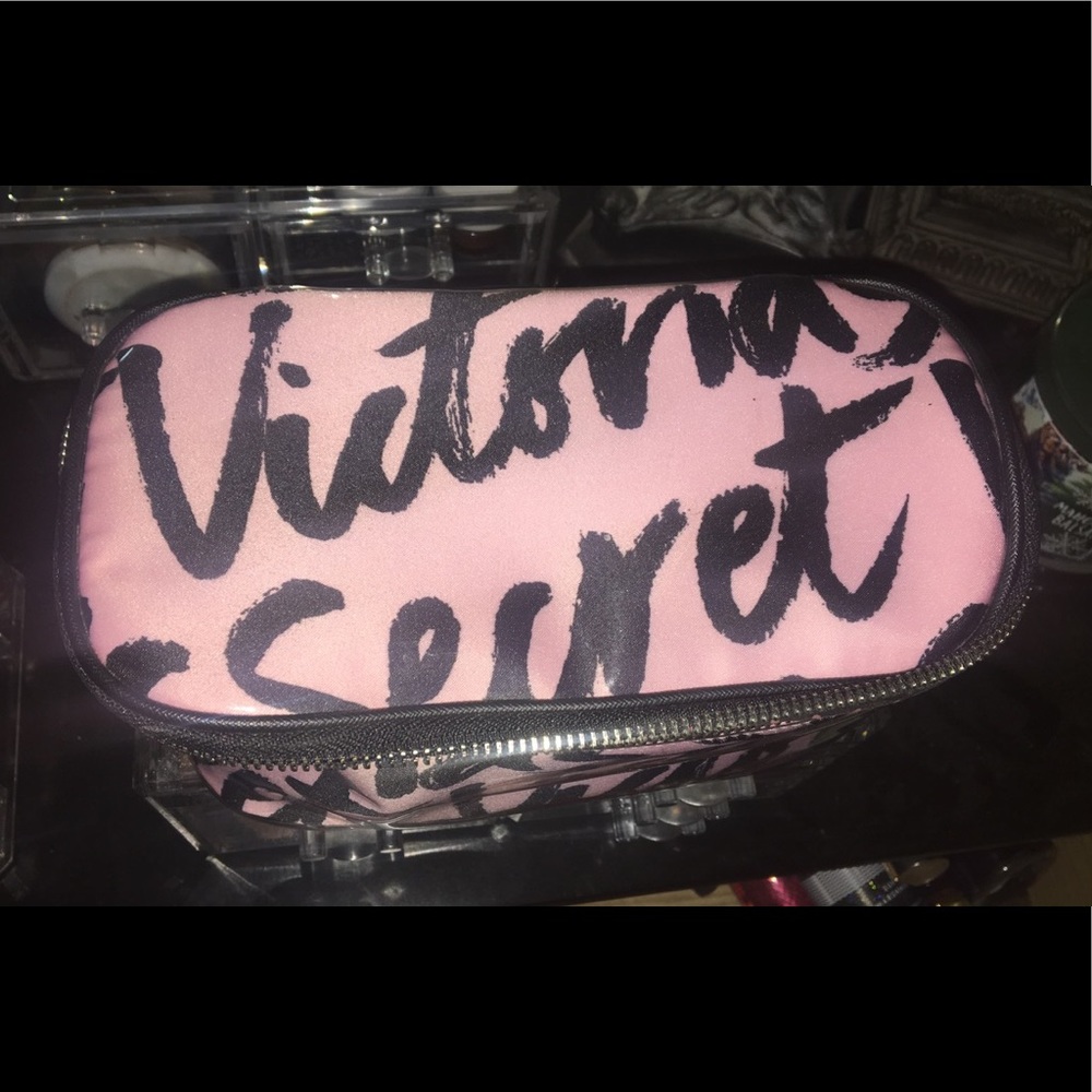 VICTORIA SECRET MAKEUP BAG✨