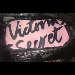 VICTORIA SECRET MAKEUP BAG✨