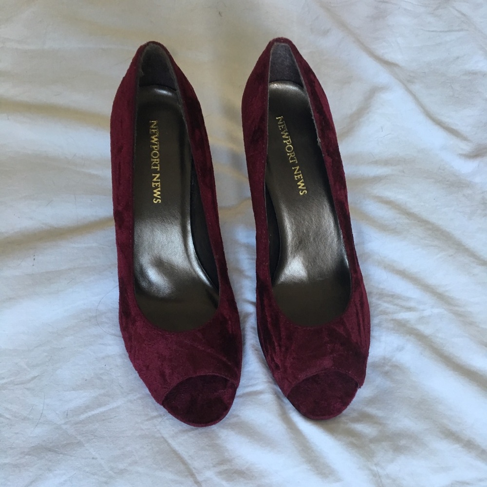 Vintage velvet heels by Newport News