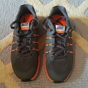 Boys Nike Air Max Dynasty- NWOT